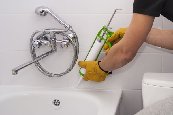 Bathtub Caulking in Loganville